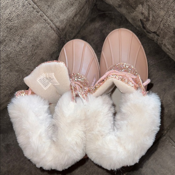 London Fog Sparkly Pink Winter Boots with Faux Fur Lining - Picture 5 of 9